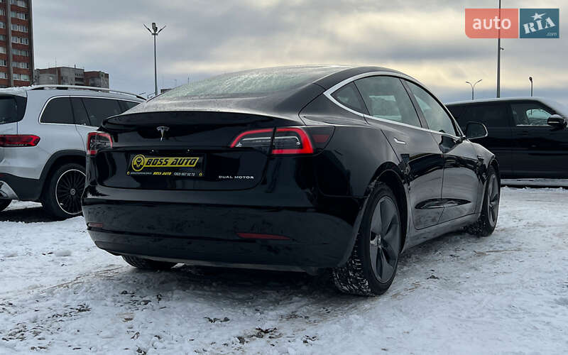 Седан Tesla Model 3 2020 в Львове