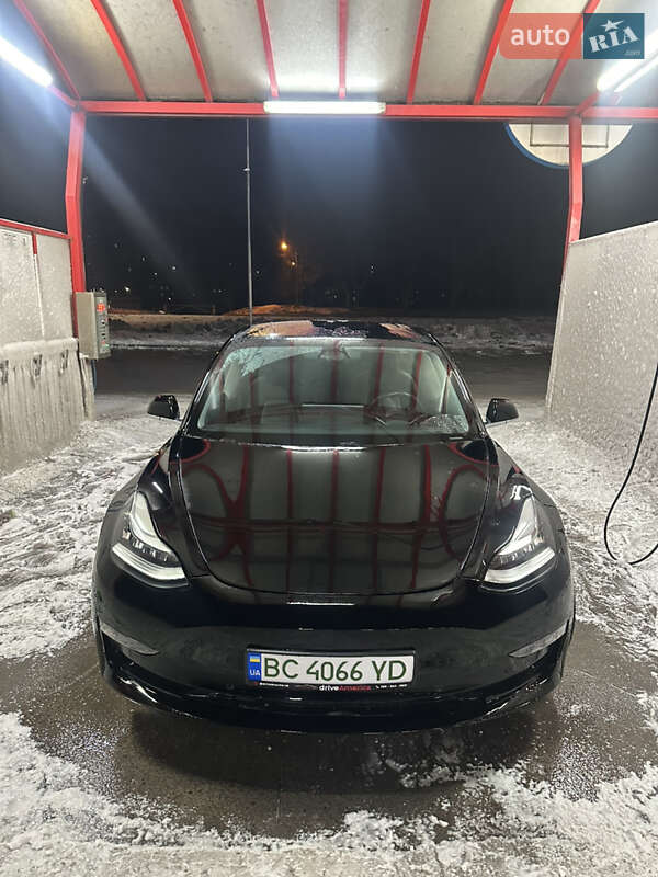 Tesla Model 3 2019
