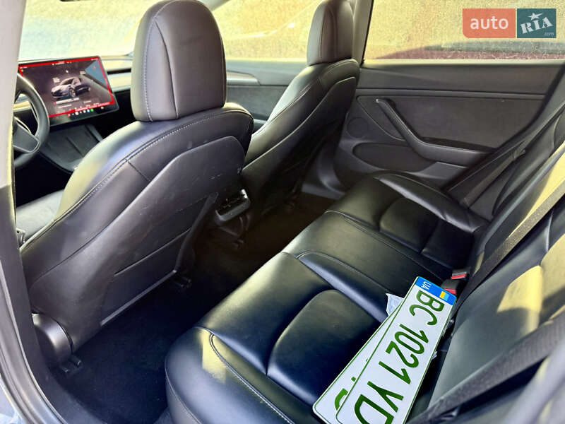 Седан Tesla Model 3 2022 в Львове