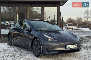 Седан Tesla Model 3 2022 в Луцьку