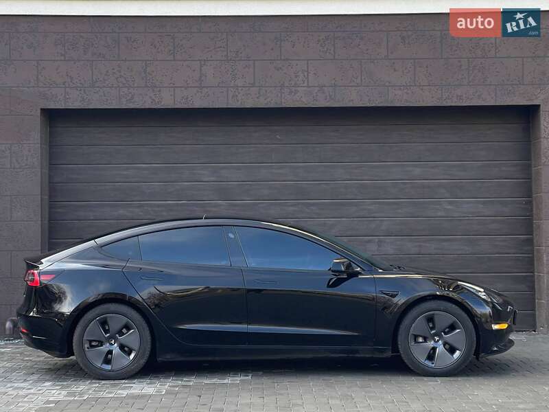 Седан Tesla Model 3 2021 в Николаеве