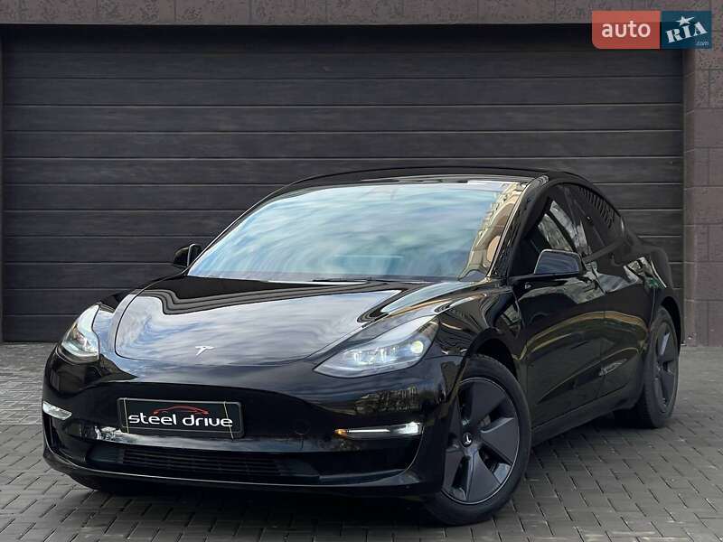 Седан Tesla Model 3 2021 в Николаеве
