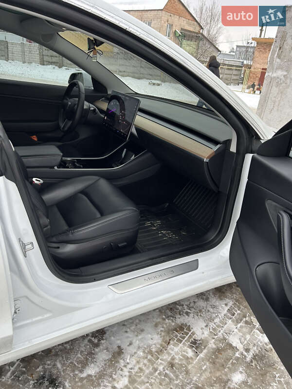 Седан Tesla Model 3 2019 в Здолбунове