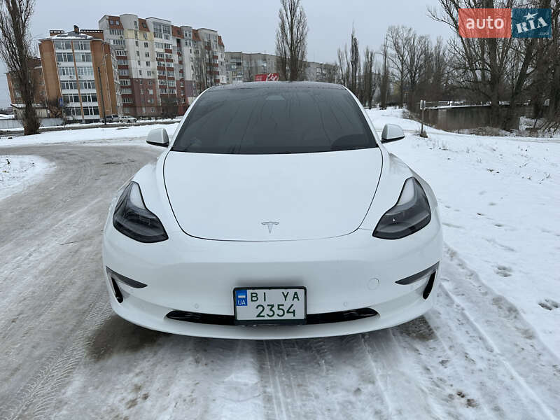 Седан Tesla Model 3 2021 в Кременчуге