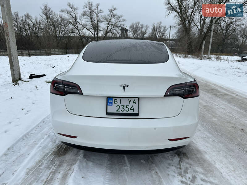 Седан Tesla Model 3 2021 в Кременчуге