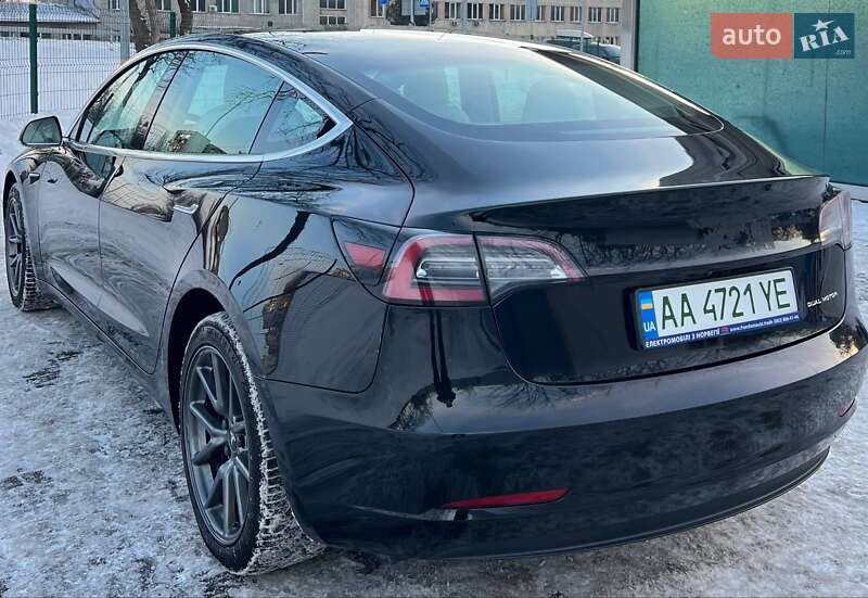Седан Tesla Model 3 2019 в Києві