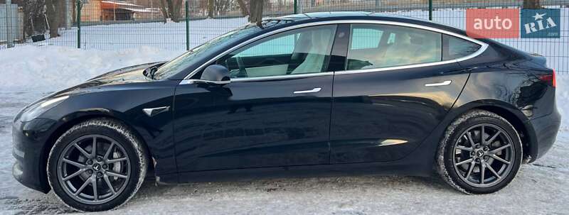 Седан Tesla Model 3 2019 в Києві