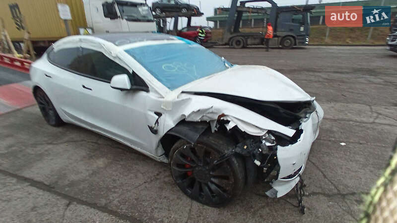 Седан Tesla Model 3 2022 в Києві