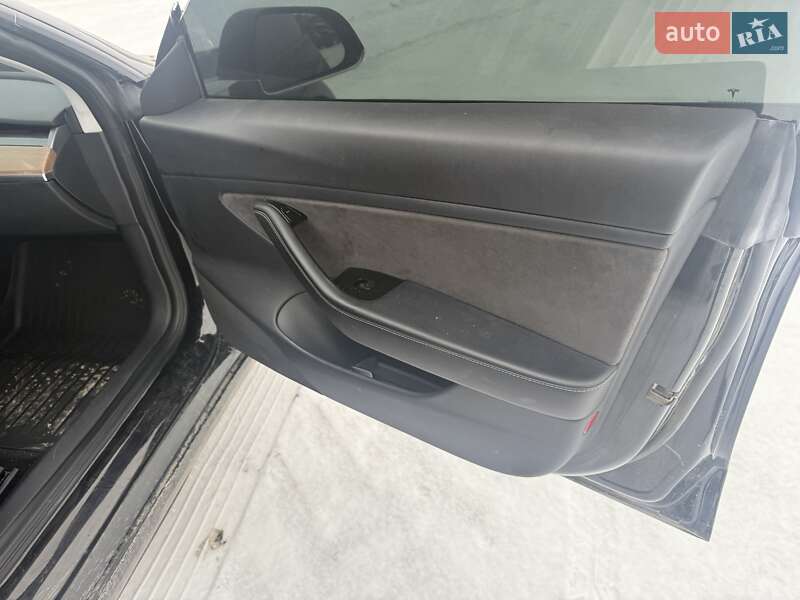 Седан Tesla Model 3 2018 в Кам'янець-Подільському