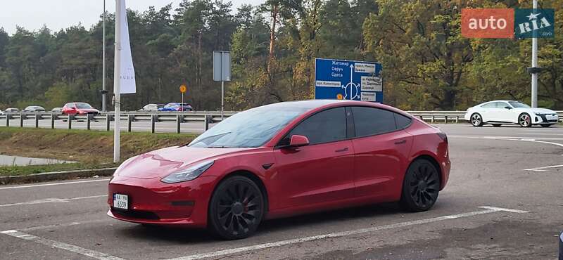 Седан Tesla Model 3 2022 в Киеве