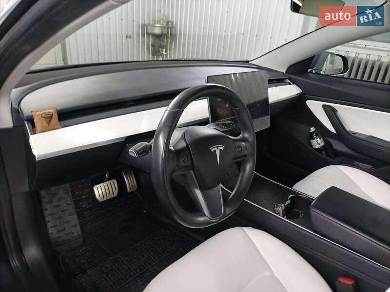 Седан Tesla Model 3 2018 в Кривом Роге