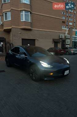 Седан Tesla Model 3 2020 в Одессе