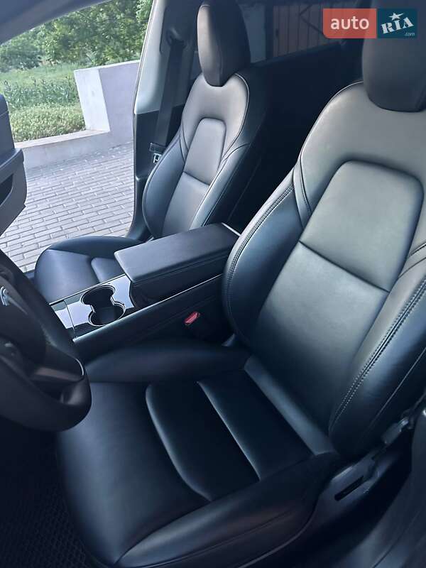 Седан Tesla Model 3 2020 в Одессе