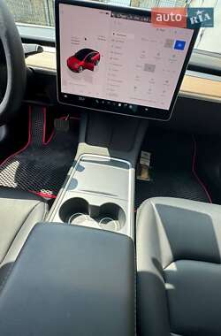 Седан Tesla Model 3 2022 в Скалате