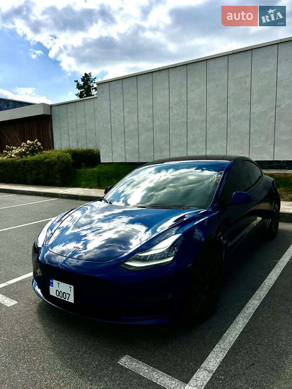 Седан Tesla Model 3 2019 в Києві