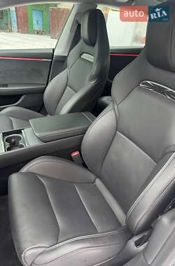 Седан Tesla Model 3 2024 в Киеве