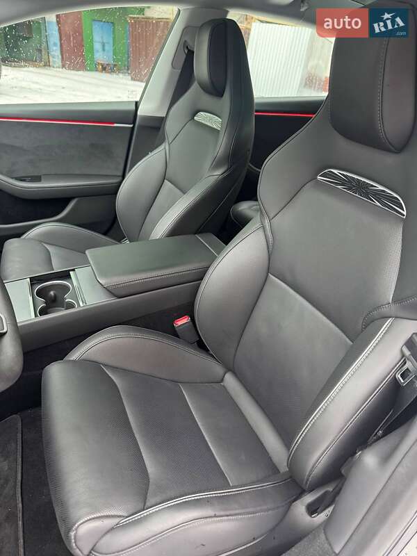 Седан Tesla Model 3 2024 в Киеве