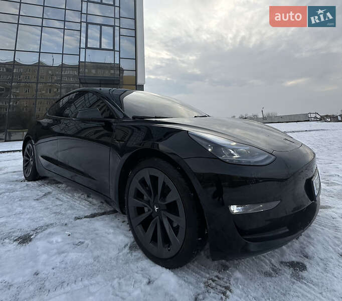 Седан Tesla Model 3 2022 в Днепре