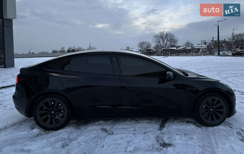 Седан Tesla Model 3 2022 в Днепре