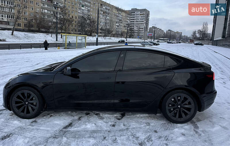 Седан Tesla Model 3 2022 в Днепре