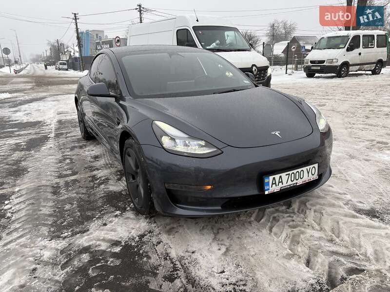 Седан Tesla Model 3 2022 в Киеве