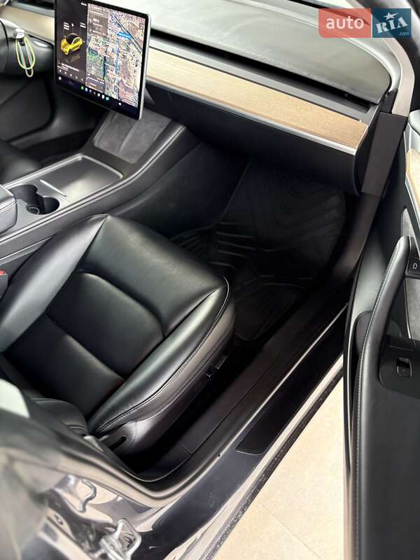 Седан Tesla Model 3 2022 в Киеве