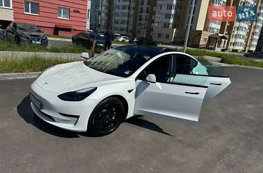 Седан Tesla Model 3 2022 в Виннице