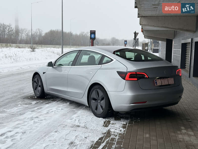 Седан Tesla Model 3 2018 в Киеве