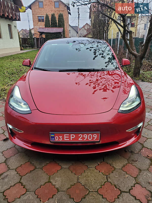 Седан Tesla Model 3 2022 в Ивано-Франковске