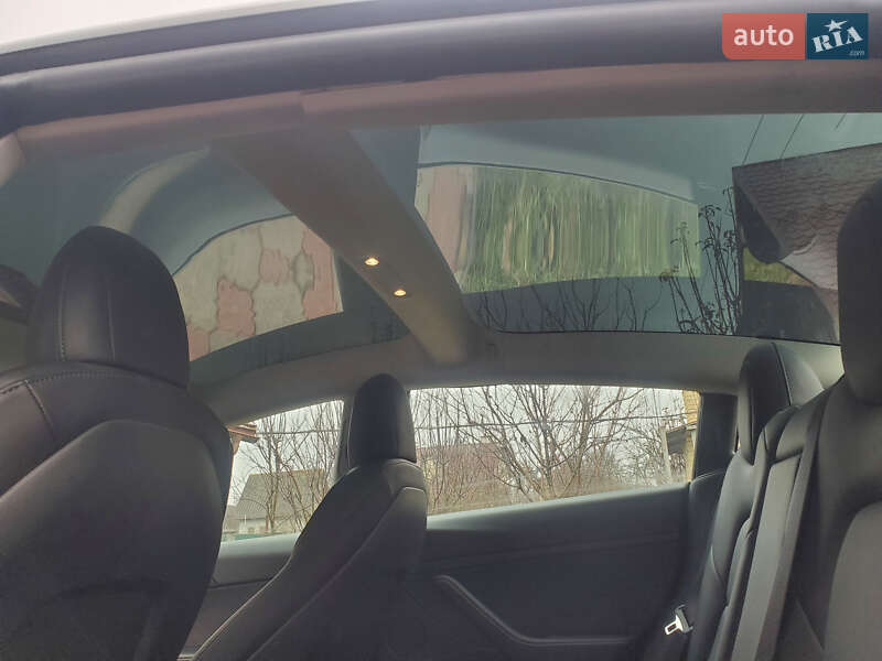 Седан Tesla Model 3 2022 в Ивано-Франковске