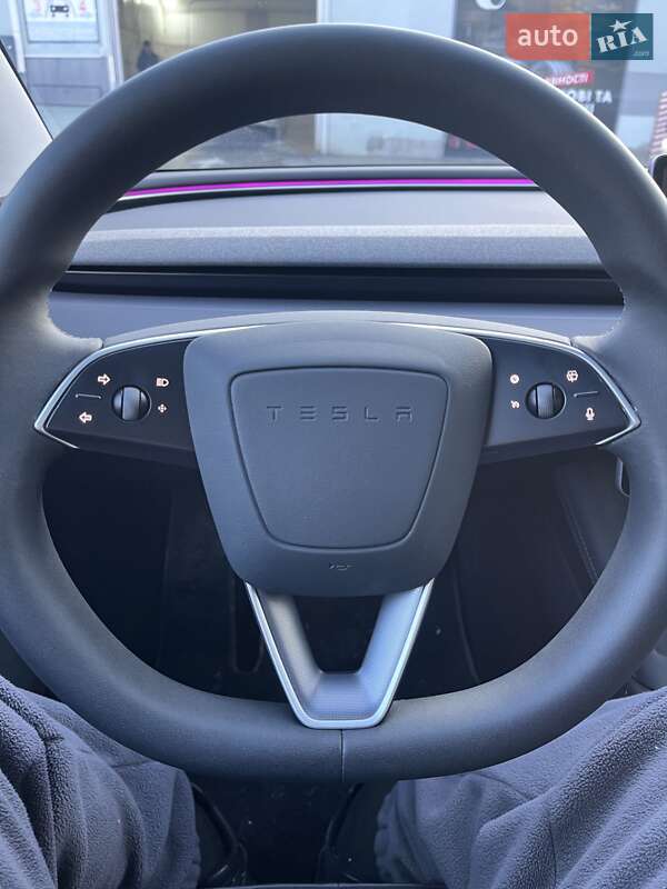 Седан Tesla Model 3 2024 в Ізмаїлі