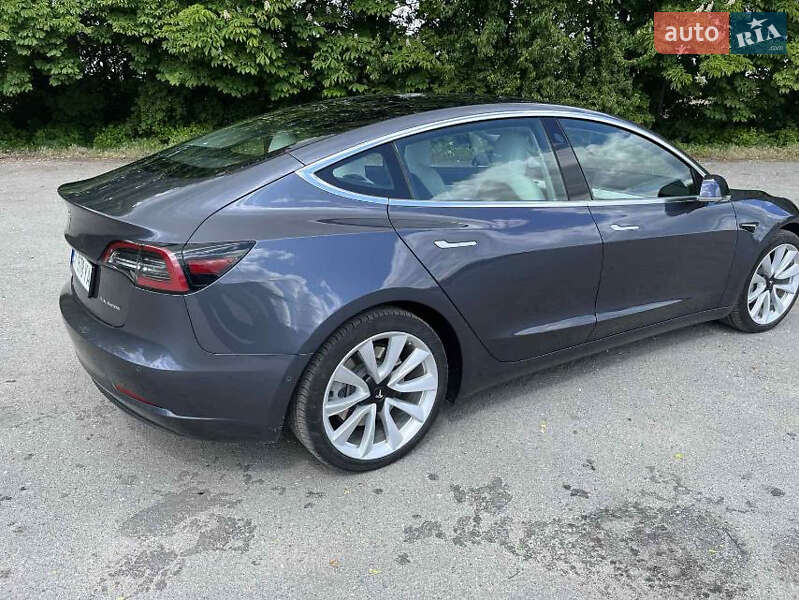 Седан Tesla Model 3 2020 в Шепетовке