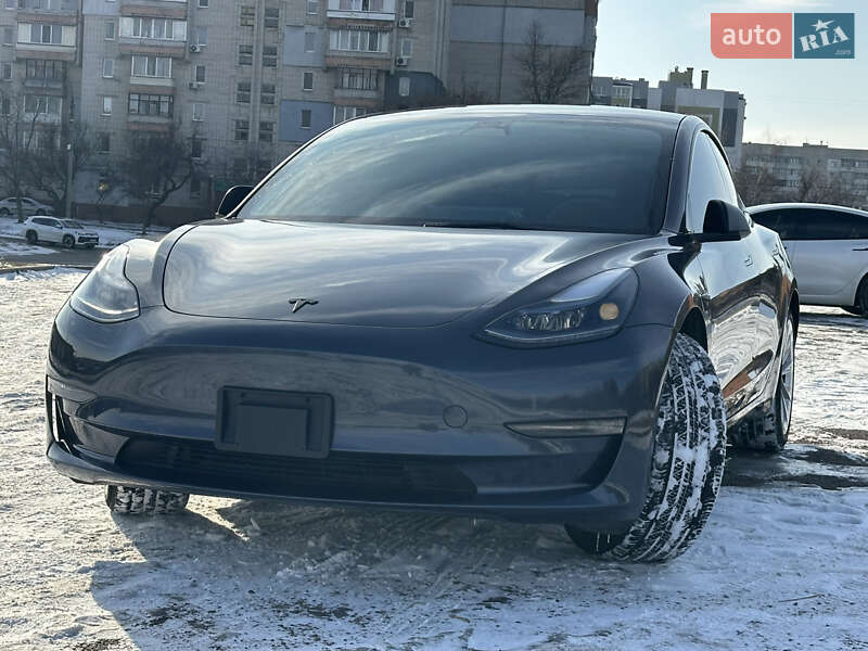 Седан Tesla Model 3 2023 в Черкассах