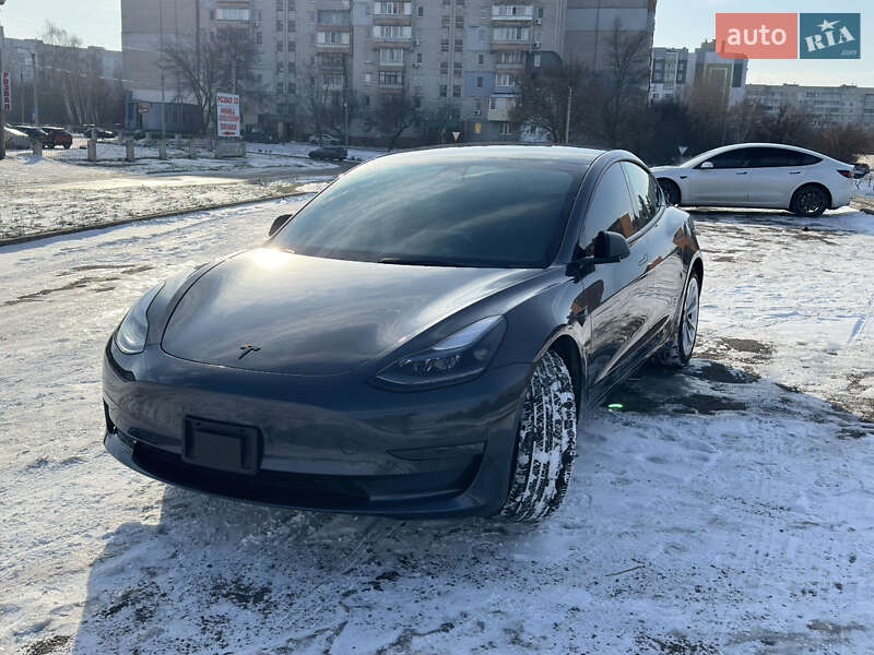 Седан Tesla Model 3 2023 в Черкассах