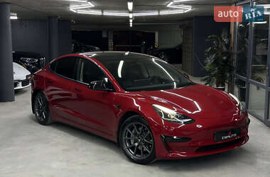 Седан Tesla Model 3 2021 в Одессе