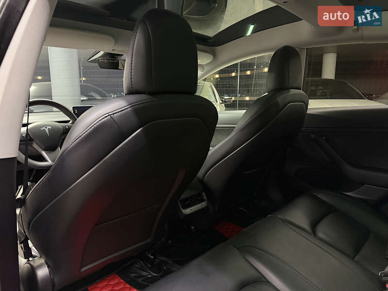 Седан Tesla Model 3 2021 в Одессе