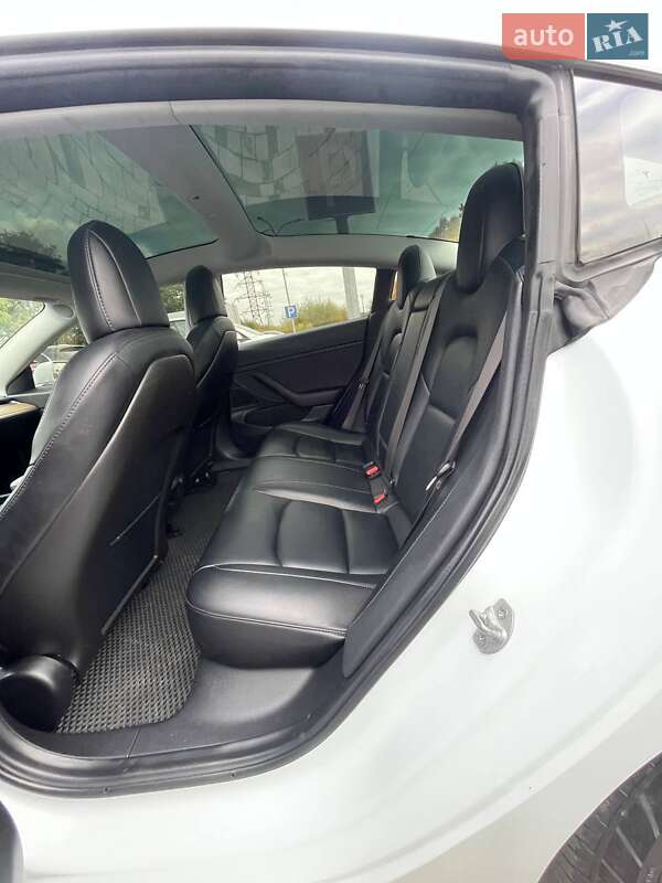 Седан Tesla Model 3 2018 в Львове фото 16 Седан Tesla Model 3 2018 в Львове