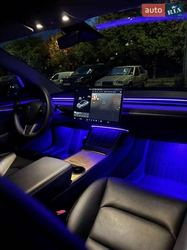 Седан Tesla Model 3 2021 в Киеве фото 2 Седан Tesla Model 3 2021 в Киеве