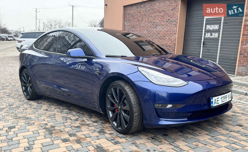 Седан Tesla Model 3 2020 в Днепре