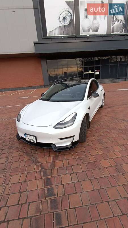 Седан Tesla Model 3 2019 в Одессе