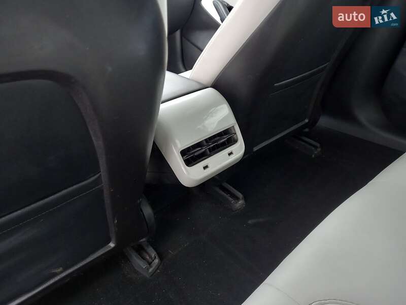 Седан Tesla Model 3 2018 в Каменец-Подольском