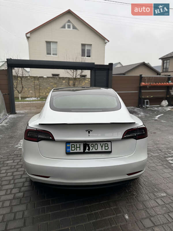 Седан Tesla Model 3 2022 в Одессе