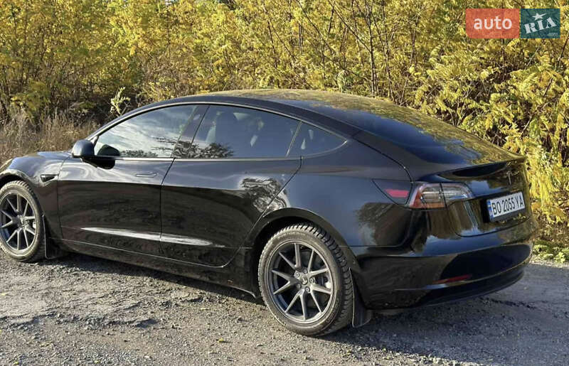 Седан Tesla Model 3 2022 в Тернополе