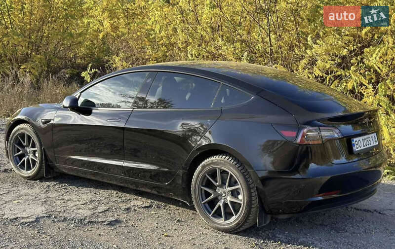 Седан Tesla Model 3 2022 в Тернополе