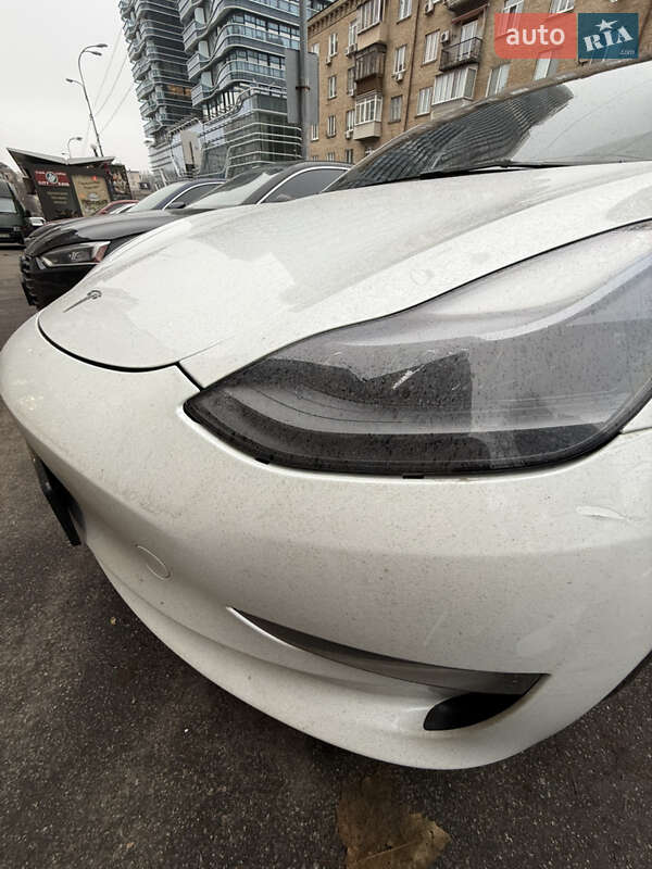Седан Tesla Model 3 2023 в Києві
