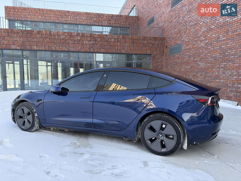 Седан Tesla Model 3 2023 в Днепре