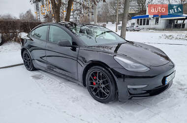 Седан Tesla Model 3 2021 в Черкасах
