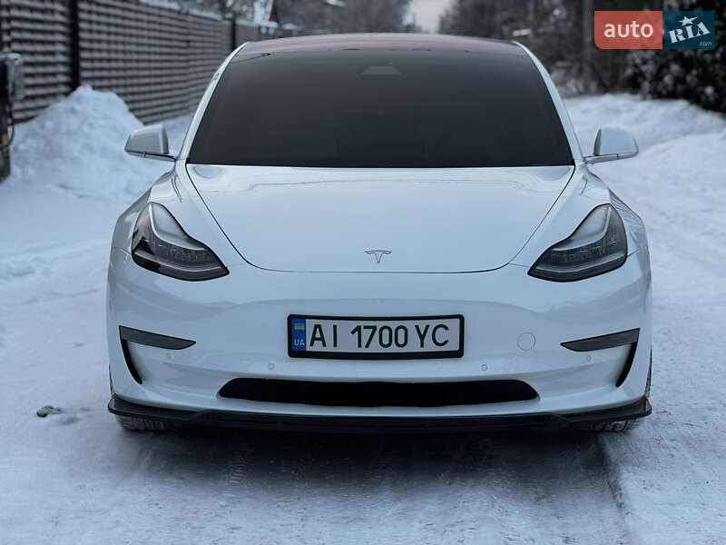 Седан Tesla Model 3 2019 в Киеве