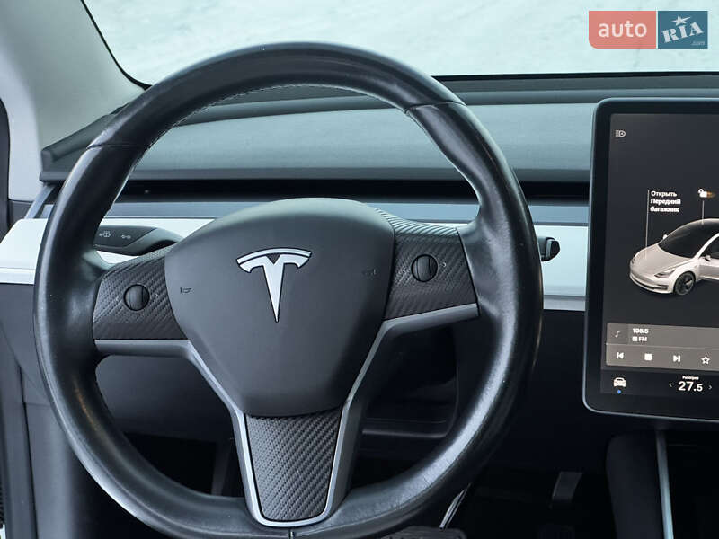 Седан Tesla Model 3 2019 в Киеве