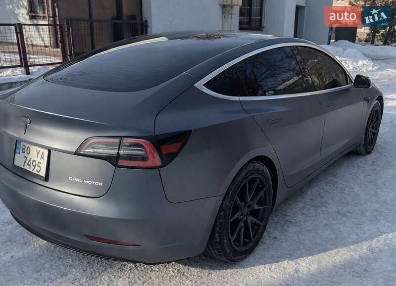 Седан Tesla Model 3 2020 в Тернополе